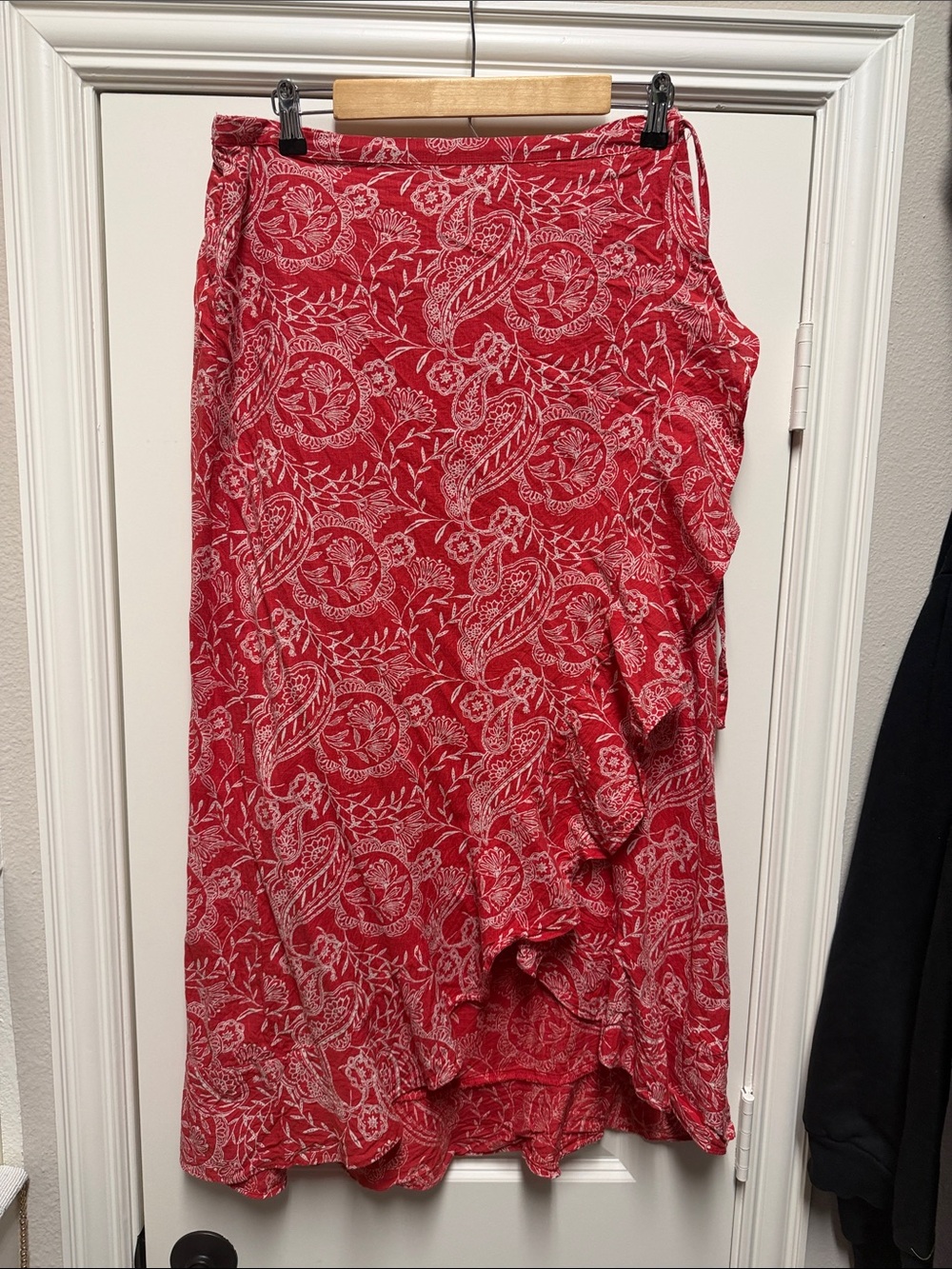 Universal Thread Paisley Tie Skirt XL Red